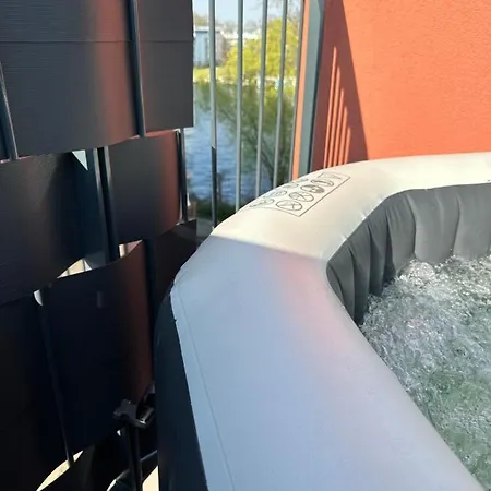 Am Wasser Nahe Ber Mit Whirlpool & Kamin Lägenhet *